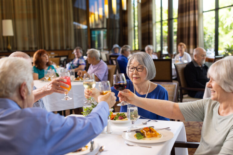 seniors dining