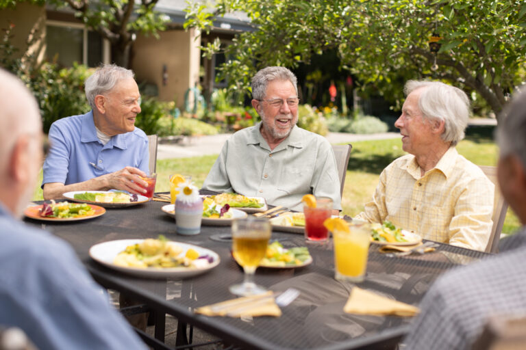 seniors dining