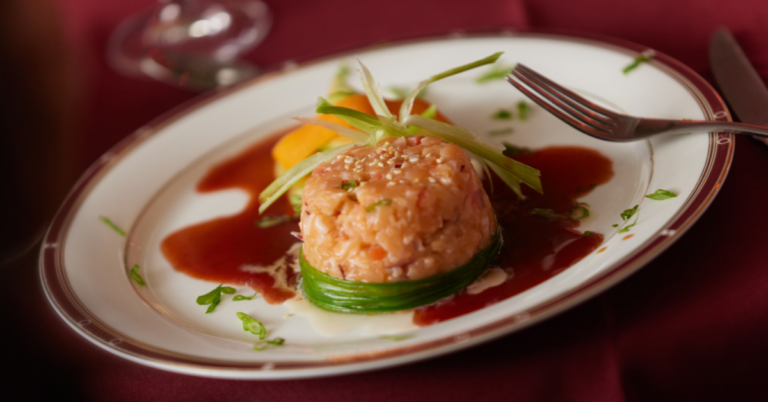 MEAL SERVICES IN SENIOR LIVING