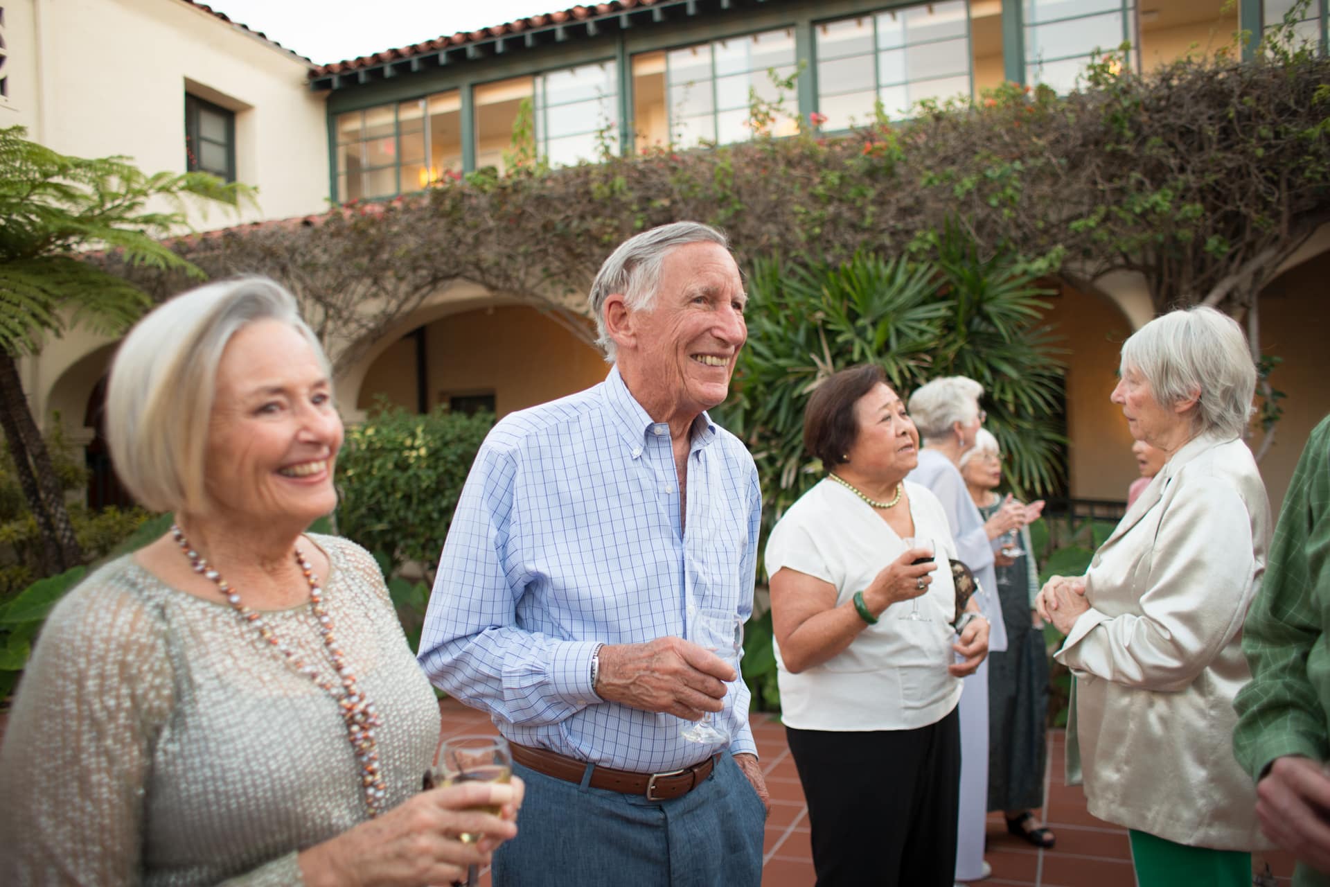Why More Fathers Are Choosing Assisted Living Earlier — And Feeling More Like Themselves Because Of It 2 Seniors Assisted Living Community