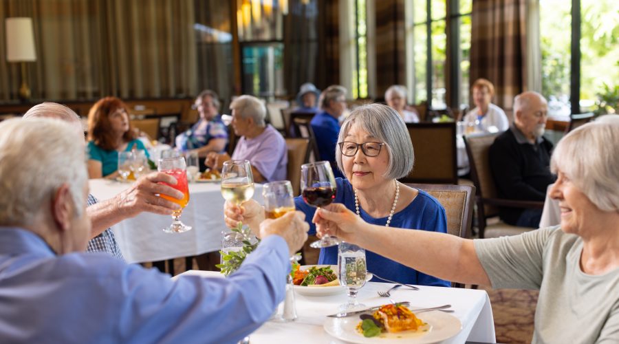 seniors dining