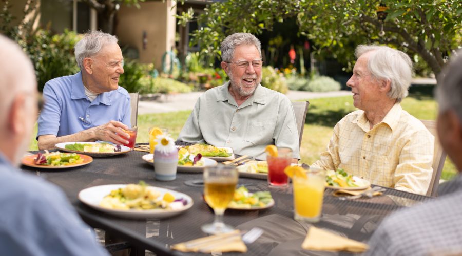 seniors dining