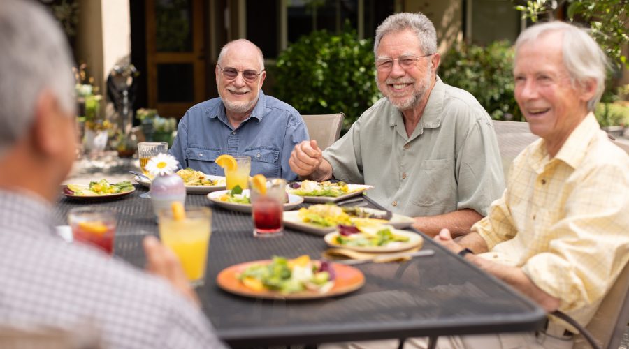 seniors dining